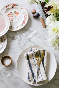 Best of Etsy : Vintage Plates for a Spring Table - roomfortuesday.com