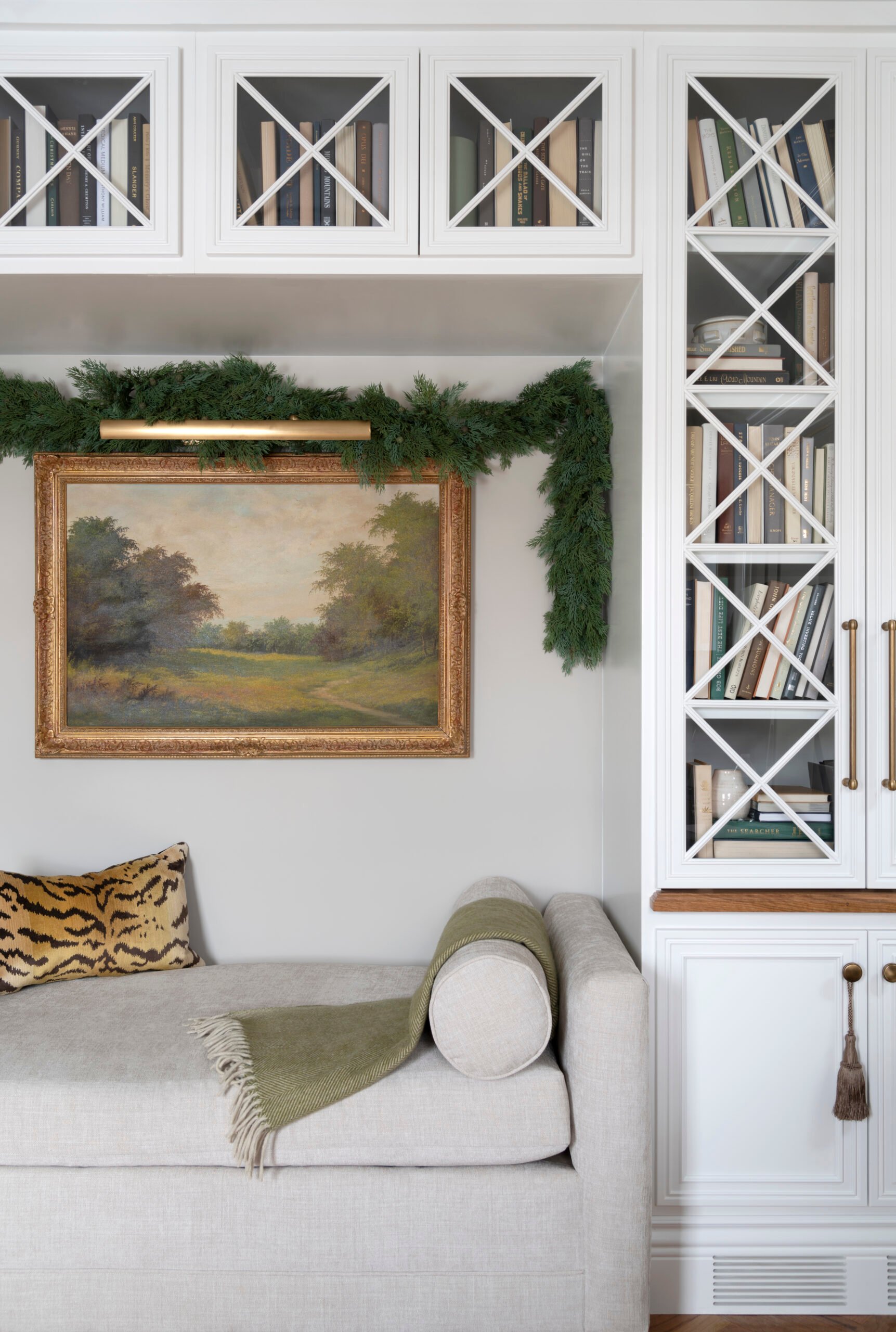 Christmas Tour: My Holiday Home Office - roomfortuesday.com