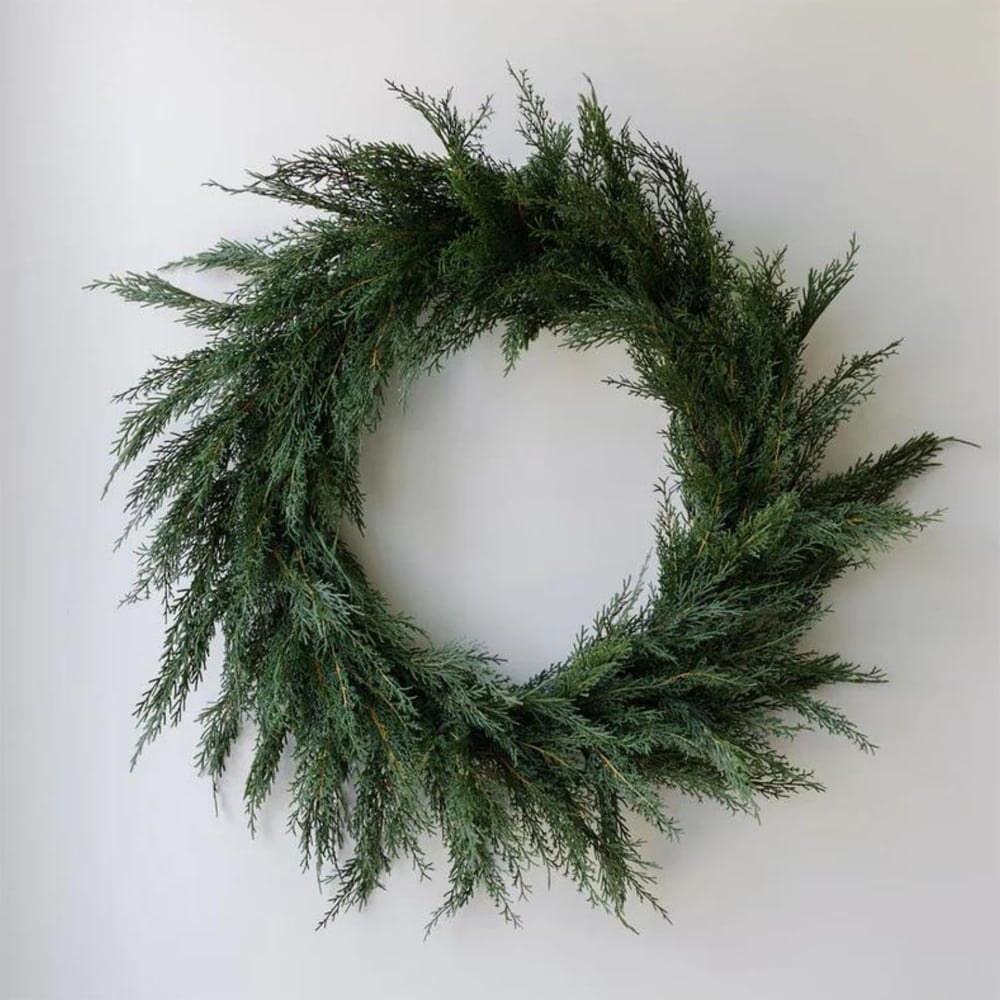 7 Holiday Front Door & Porch Decorating Essentials - roomfortuesday.com
