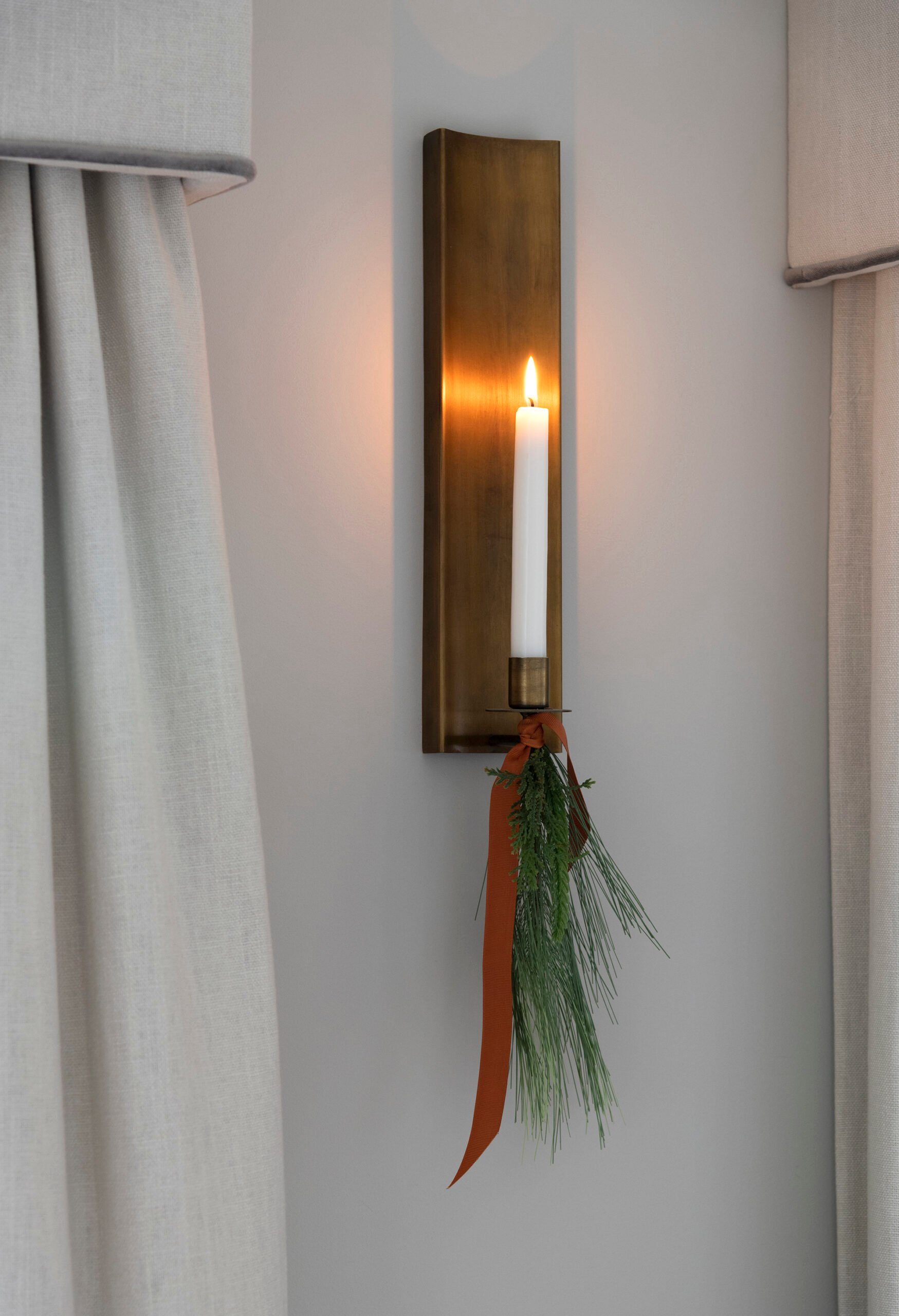 20 Ways to Decorate with Ribbon This Holiday Season - roomfortuesday.com